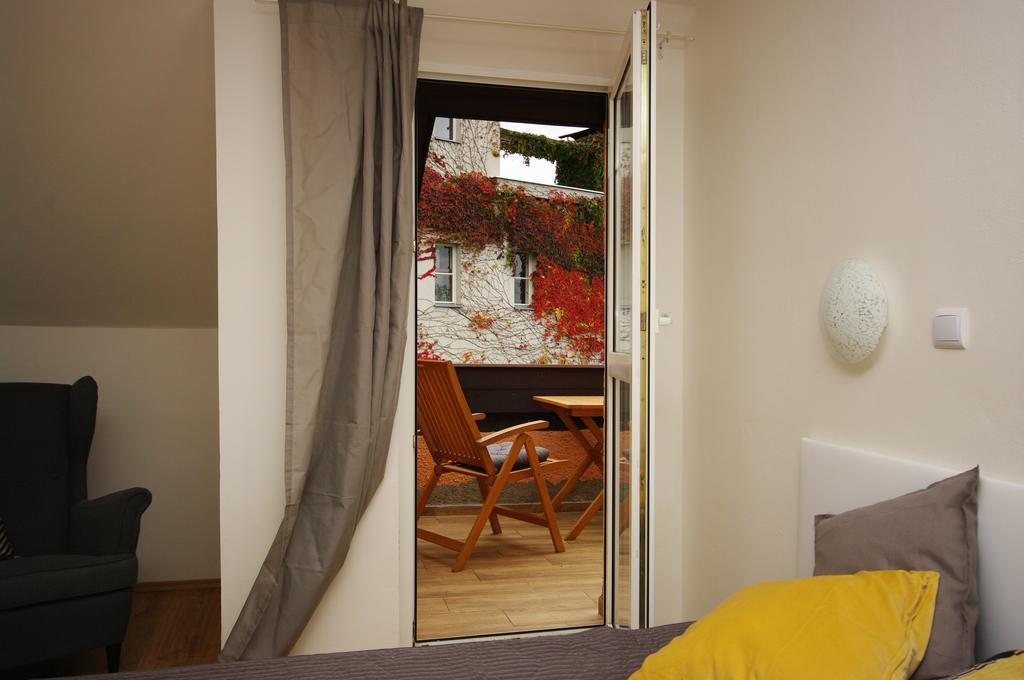 Cozy Gardens Apartments In Prague Exterior photo